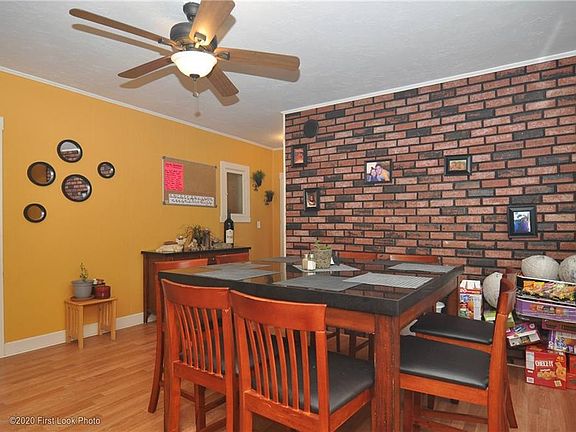4th image of 125 School St