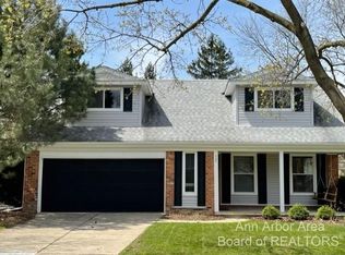 2706 Lillian Rd, Ann Arbor, MI 48104