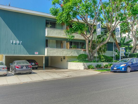 5th image of 1307 Barry Ave APT 2