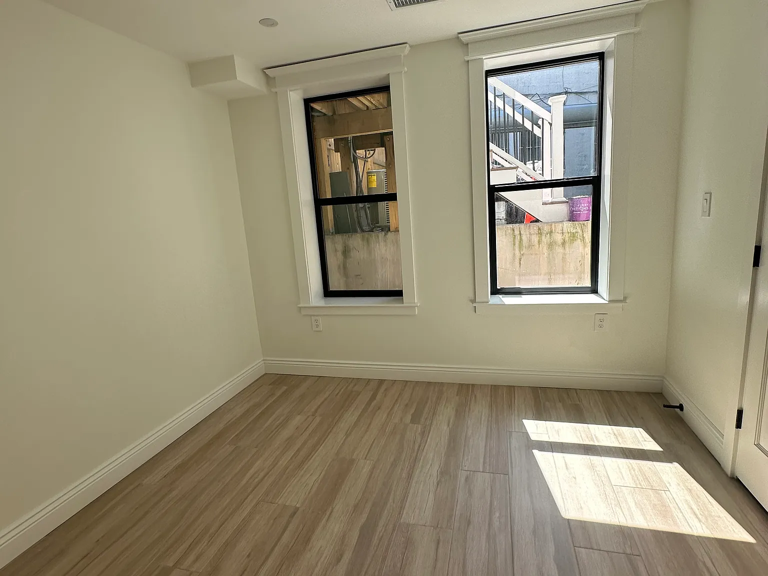2 bed, 900 sqft, $3,400 — Photo 4