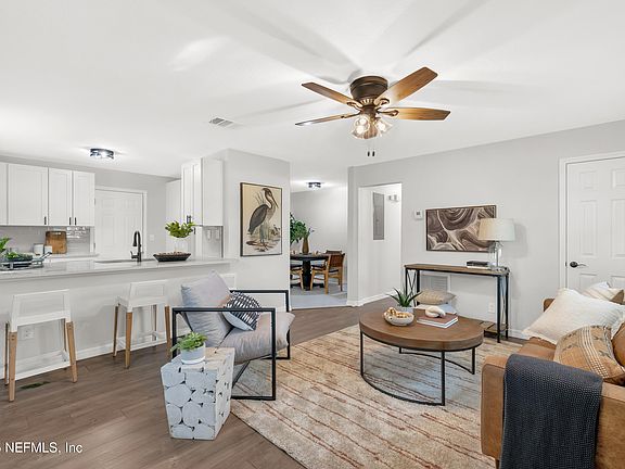 3rd image of 2418 LANE Avenue S