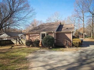 1407 Pisgah Church Rd, Greensboro, NC 27455