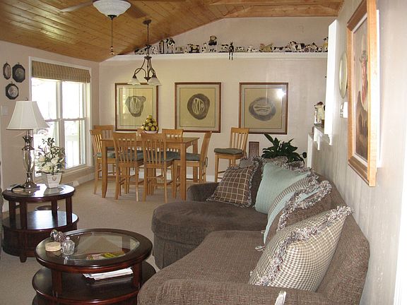 Open Family / Dining Rooms