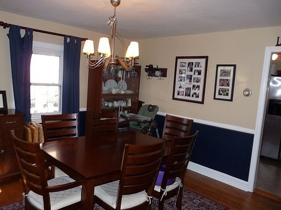 Dining room leading to kitchen
