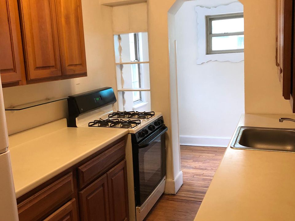 1st image of 44 Tompkins Cir