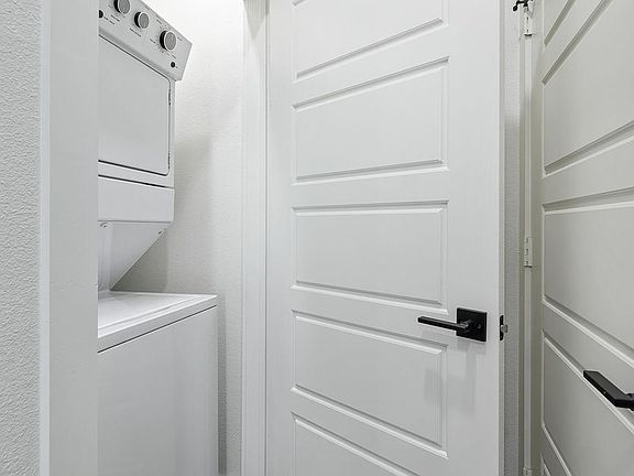 4th image of 800 S Welch Apartments #104