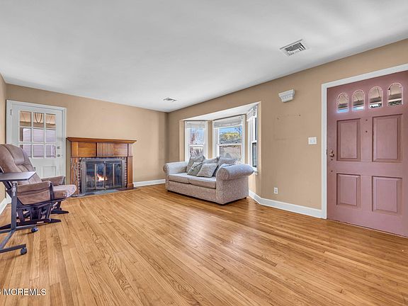 3rd image of 23 Spring Street
