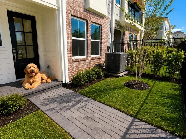 6336 Paddington Bend Dr, Houston, TX 77008