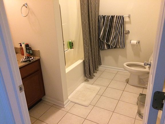 5th image of 12 Ascot Cir APT 2