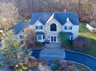 15 Bittern Dr, Nanuet, NY 10954