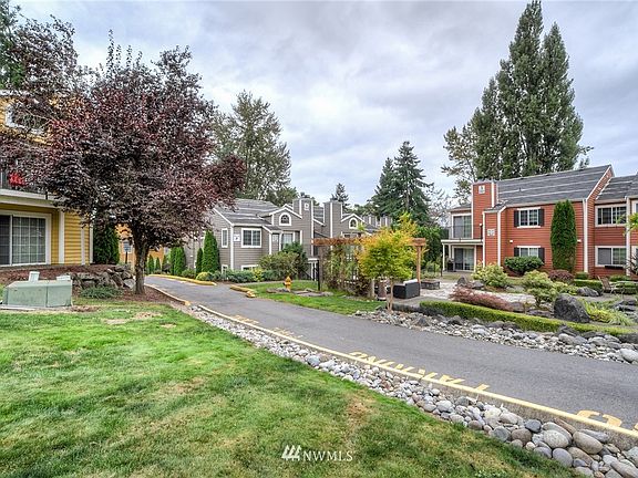 4th image of 2609 S 272nd Street #39