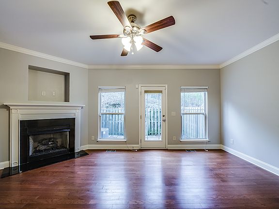 3rd image of 1013 Woodbury Falls Dr
