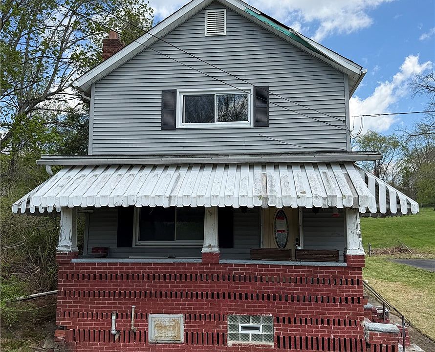 1st image of 130 Carr Ave