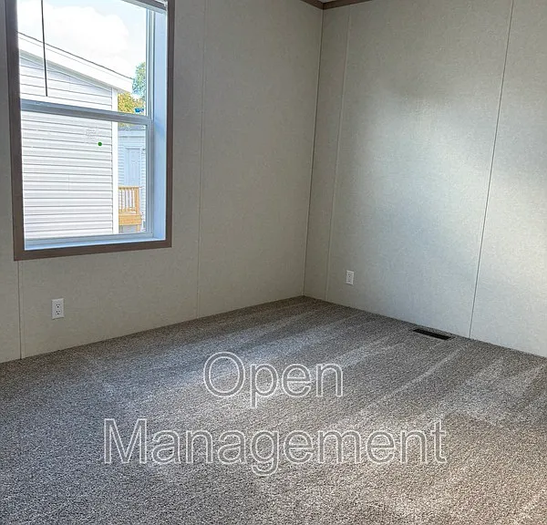 755 N Tratt St #13 — Photo 8