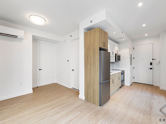 4th image of 333 Linden Blvd APT 3F