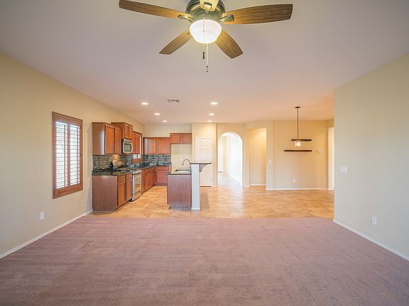 3rd image of 25976 W Runion Dr