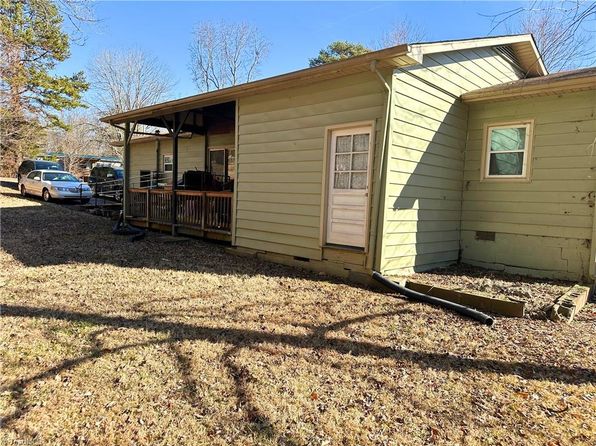 1106 Daniel Rd, Mocksville, NC 27028