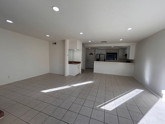 2nd image of 15819 Vanowen St APT 3