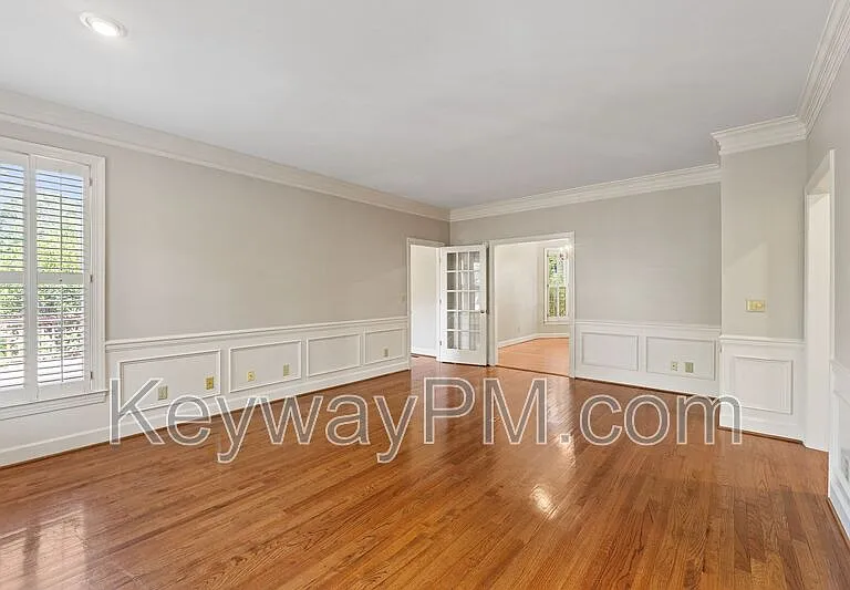 879 Sparkleberry Rd — Photo 5