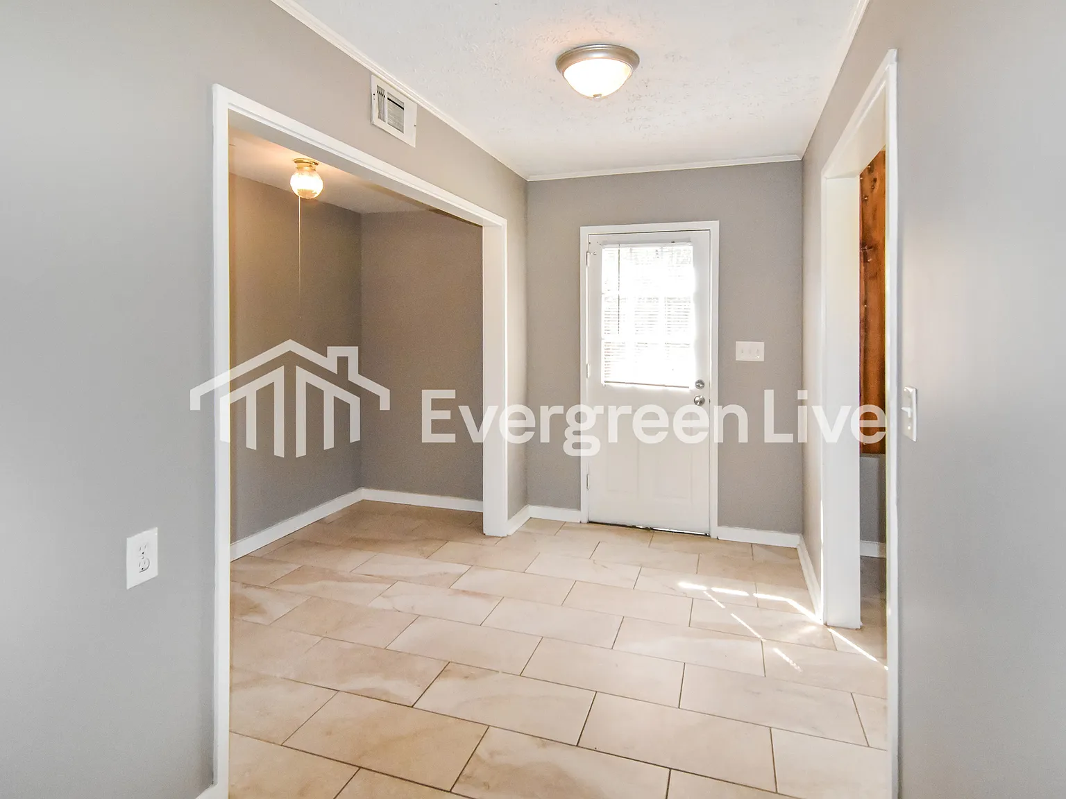 4 bed, 2.0 bath, 2179 sqft, $1,545 — Photo 3