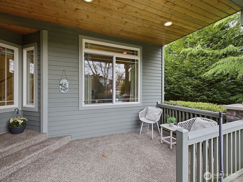 3rd image of 3501 166 Street SW