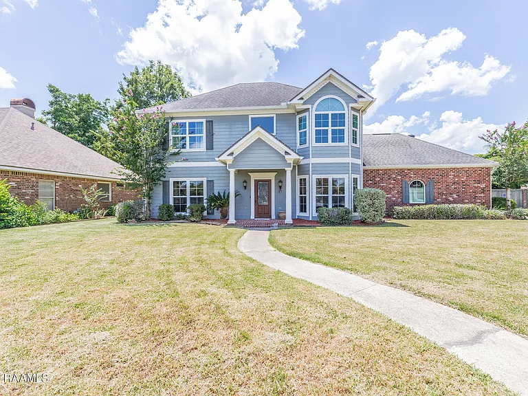 300 Oak Hollow Dr — Photo 5