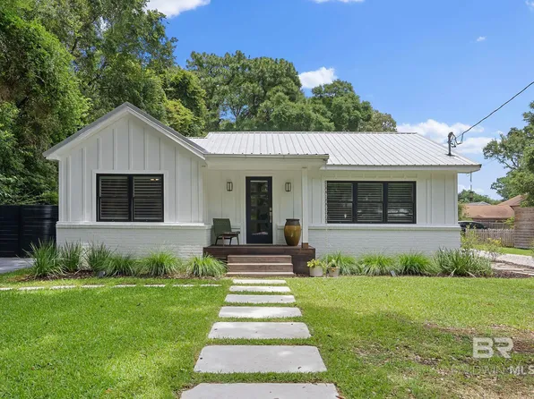 371 Pecan St E, Fairhope, AL 36532