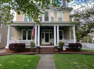 1030 Jamestown Cres, Norfolk, VA 23508