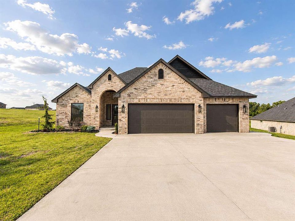 1st image of 2444 Canyon Cir
