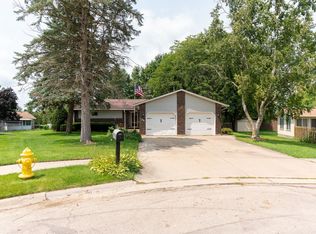 720 Mission Ct, Freeport, IL 61032