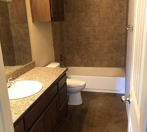 5th image of 301 Kourtney Ct