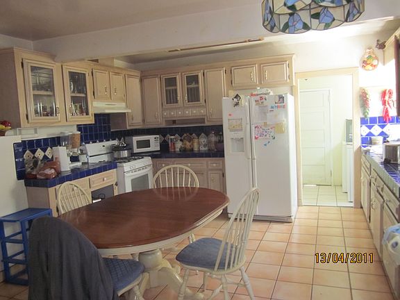 4th image of 1020 N Raymond Ave