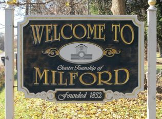 727 W Maple Rd, Milford, MI 48381