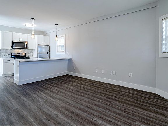 4th image of 1411 Webb St #A