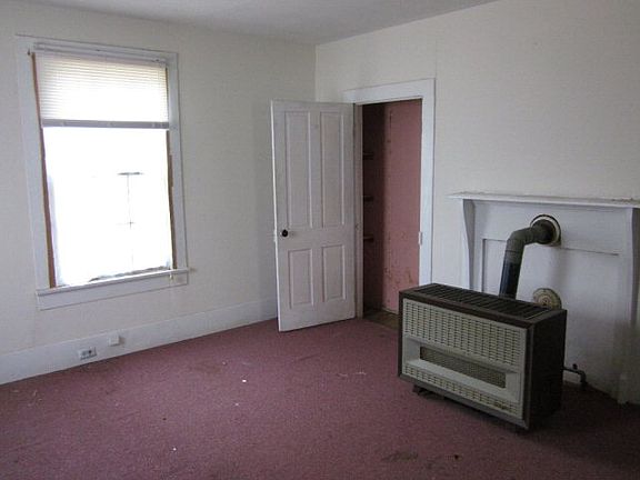 2nd image of 1134 Aiken Blvd