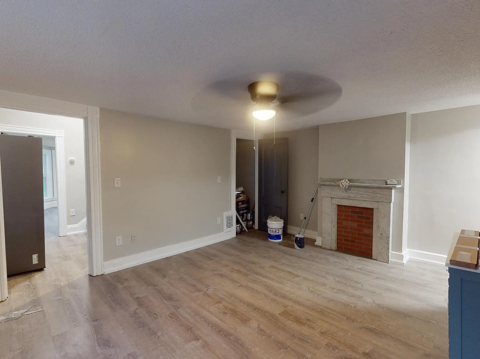 3 bed, 1012 sqft, $3,200 — Photo 2