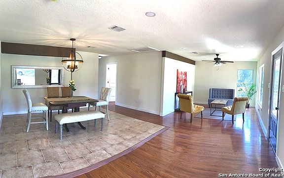 5th image of 302 Karen Ln
