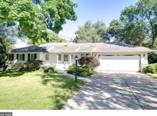5708 Creek Valley Rd, Edina, MN 55439