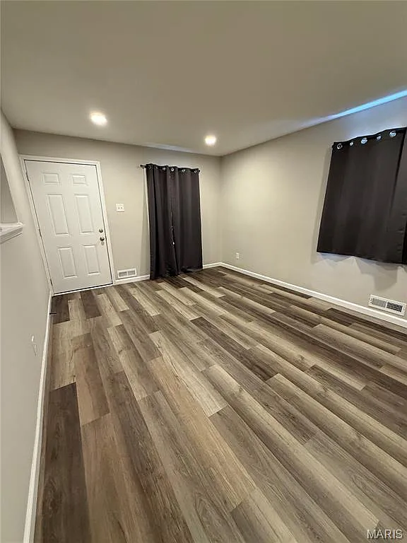 3 bed, 1.0 bath, 864 sqft, $1,450 — Photo 2