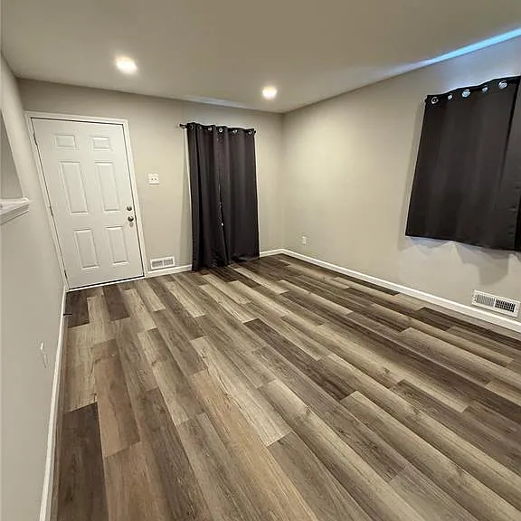 9827 Winkler Dr — Photo 10
