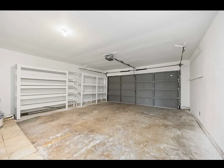 2302 Green Knoll Dr — Photo 12