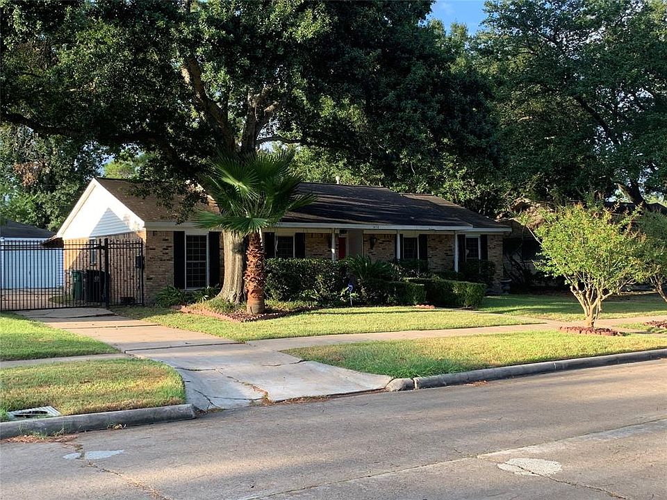1st image of 5450 Loch Lomond Dr