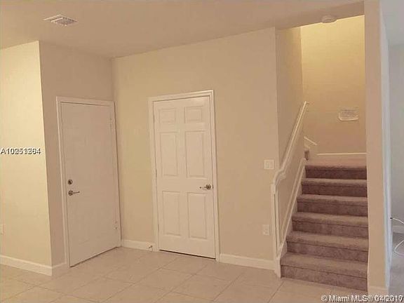 4th image of 394 NE 37th Ave #0
