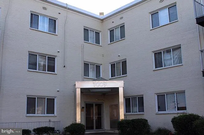 1009 Chillum Rd #209
