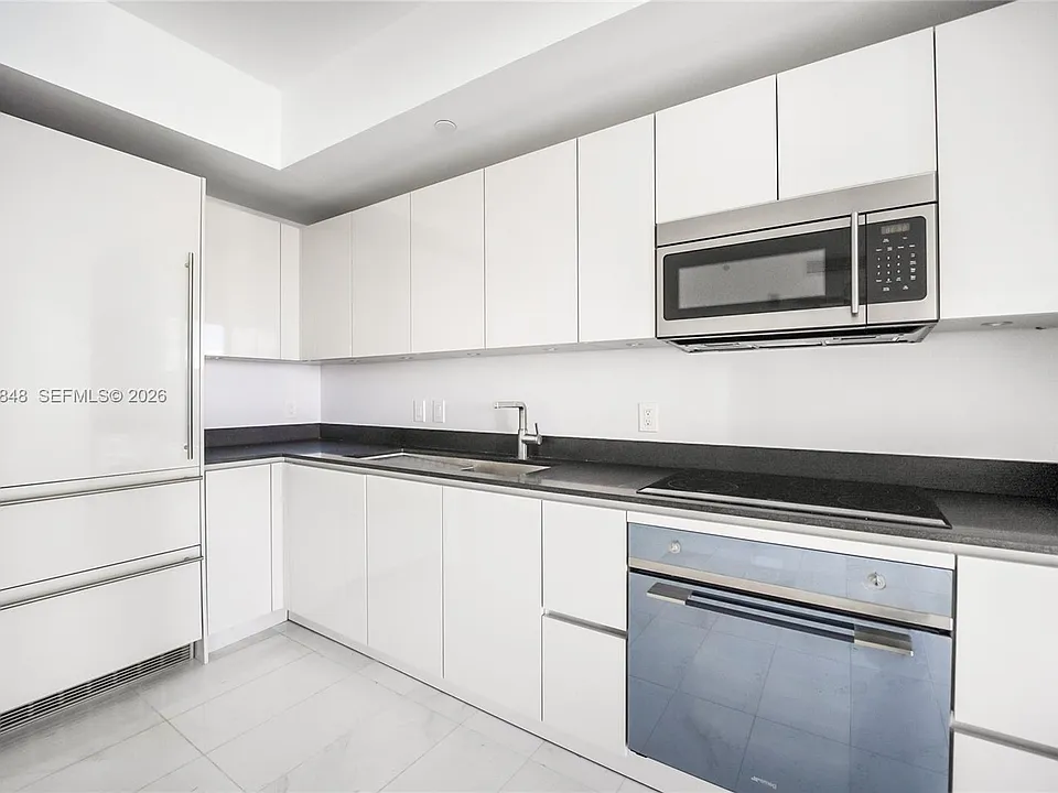 1010 Brickell Ave #2708