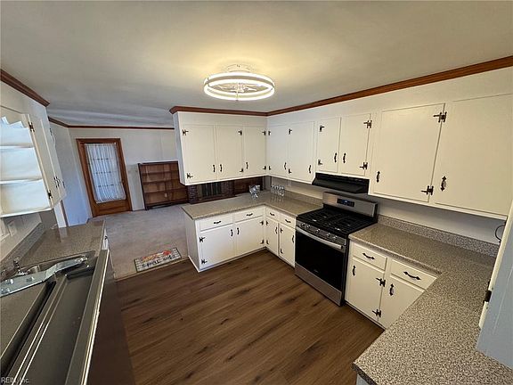 5th image of 1020 Miles Standish Rd