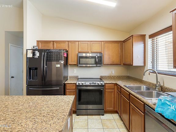 3rd image of 41275 W PRYOR Lane