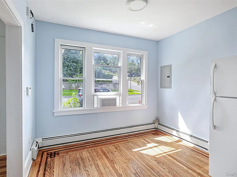 492 Liberty St — Photo 32