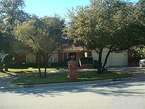 1st image of 2225 Cambridge Dr
