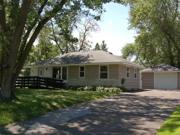 11610 Norway St NW, Coon Rapids, MN 55448